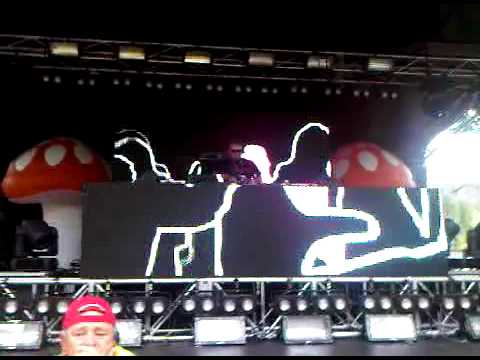 DJ FROST at FUTURE MUSIC ADELAIDE 2010