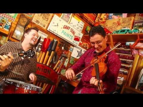 Doyle Lawson & Quicksilver - Country Store - Official Music Video HD