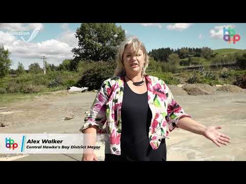 Hawke's Bay App - CHB Mayor Alex Walker, shows how Waipawa river flooded part of the town.