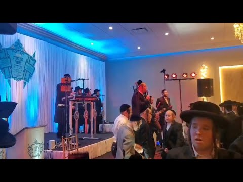 Kalmy Schawartz, Meilech Braunstein & Avrumi Berko - Hachnosas Sefer Torah In Williamsburg