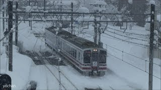 preview picture of video '【大雪】北越急行HK100形電車 (ほくほく線)  Heavy Snowfall area.EMU Train'