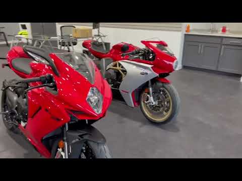 2021 MV Agusta Superveloce 800 First Ride Impressions