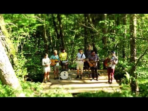Cocos Lovers - 'Hollow Is The Ground' - Live In The Woods