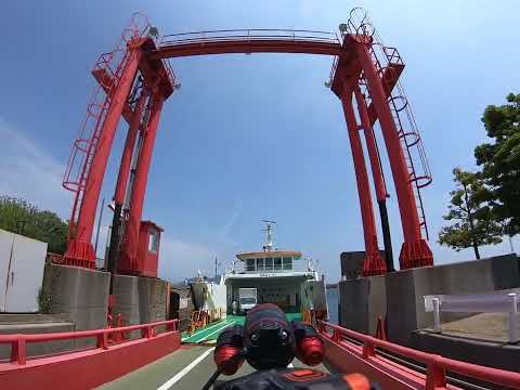今治港フェリー乗り場から岡村港行フェリーに乗船します。