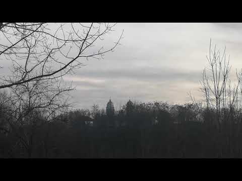 Biserica Ciolanesti din Deal Toaca si clopotul