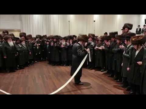 Sadigura Yerushalayim Rebbe Dances At his Youngest Brother's Wedding   Sivan 5782