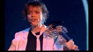 Laurie Anderson - Listen To My Heart....Beat