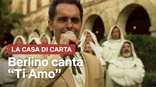 Berlino de La Casa di Carta canta &quot;Ti Amo&quot; | Il Karaoke de Papel | Netflix Italia