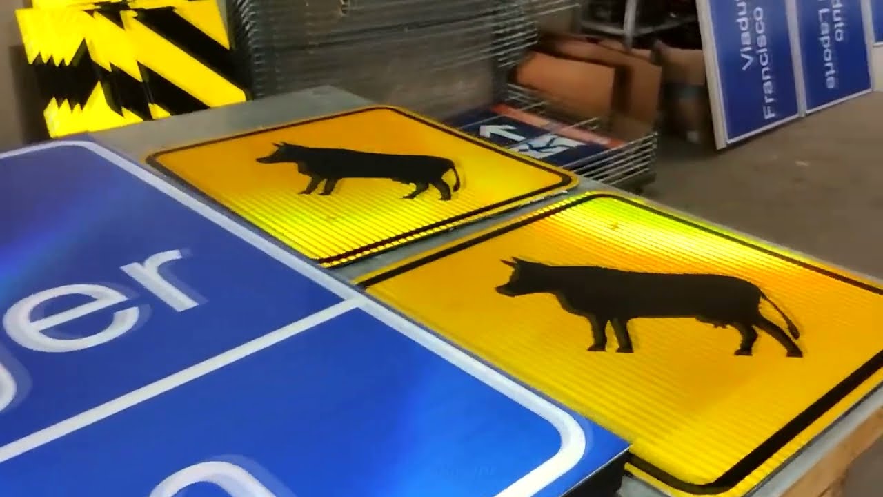 Como são Fabricadas Placas de Sinalização
