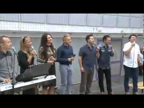 Alin si Emima Timofte,Emma si Cristi Repede & The Messengers -  Mielul e vrednic