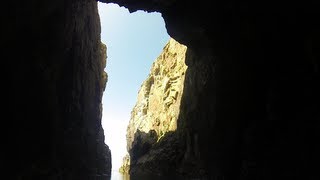 preview picture of video 'Kayak Trip - St Agnes to Perranporth passing Cligga Mine and sea tunnel - Cornwall UK'