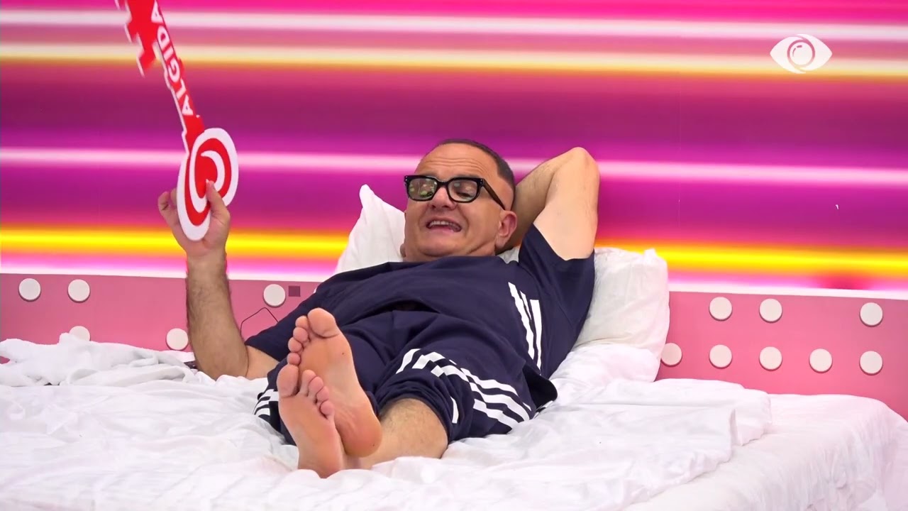 Selin që është gruaja jote e përjetshme po bën.../ Artani i dërgon masazh Gimbos përmes kamerave