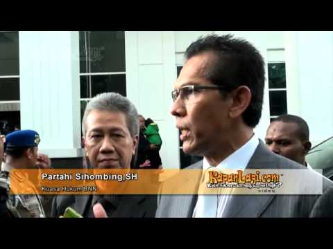 Raffi Berpelukan Dengan Wanita Saat Digerebek?