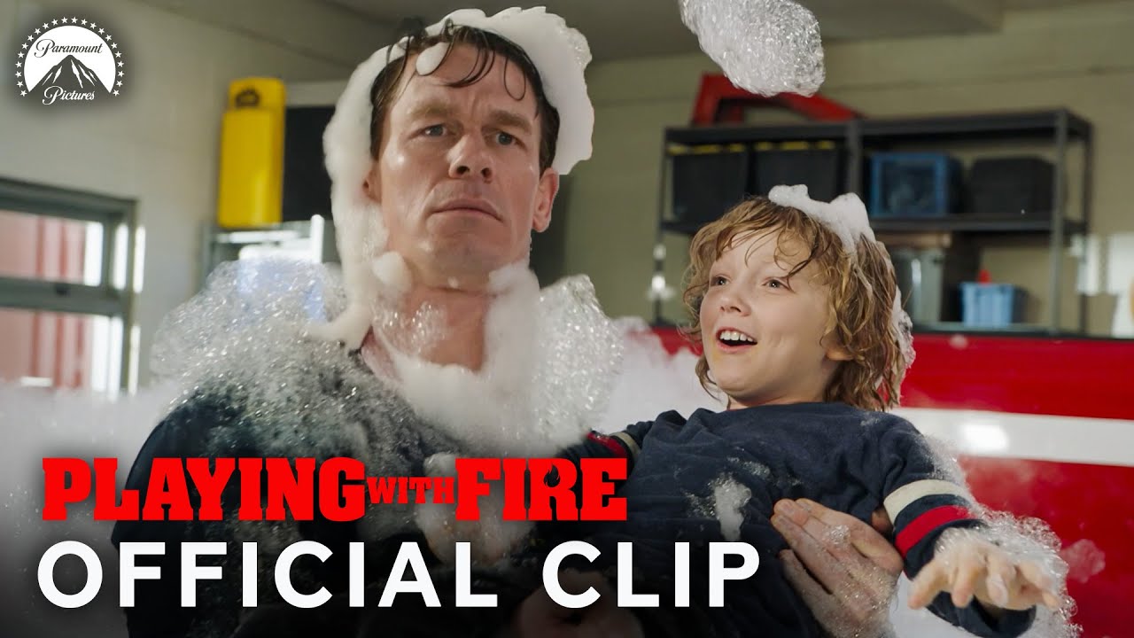 Miniature de la vidéo Foam Fight du film Chaud devant !