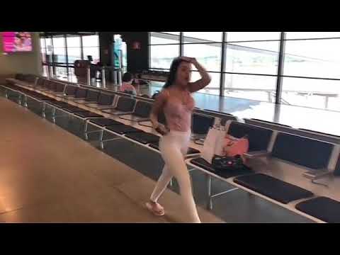 Mc Mirella Dançando ao som de NÁDILA