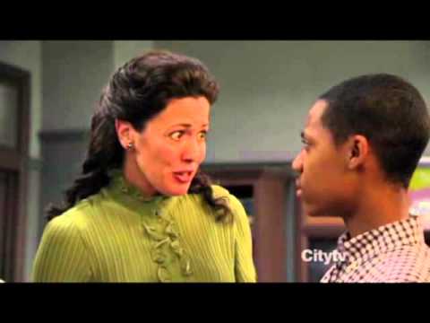 Todo mundo odeia o chris -  Srta. Morello é racista?