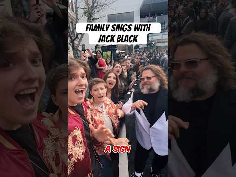 VIRAL VIDEO OF FAMILY SINGING WITH JACK BLACK! 🥹🎤#shorts