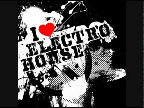 Deadmau5 Vs Qulinez Vs Dirty South-Strobe Eyed Troll (STACK3R Mash Up)