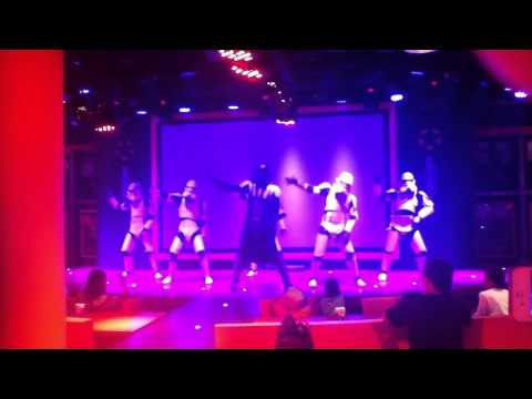 Darth Vader and Troopers Dancing to Beyonce