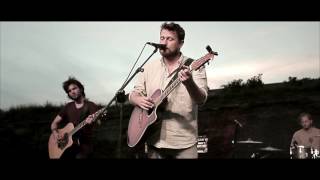 Luna Amară - Roșu aprins // live @ Backyard Acoustic Season // Oradea