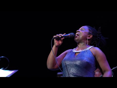 Ruthie Foster Big Band -"Fly Me To the Moon"  Live at The Paramount