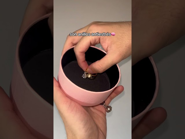 Vídeo relacionado con BTHRORO Anillos para Niñas 36 Pieces, Ajustables Anillos Princesa Joyas Rings Pretend Play Dress up joyeria Regalo para Niña Regalos Fiesta Cumpleaños(Estilo al Azar)