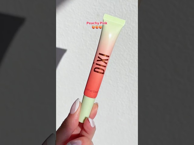 Vídeo relacionado con Pixi Beauty LipTone | En el Color " Peachyness" | Gloss Pigmetado Adaptativo al Ph | Acabado Glossy con Efecto Espejo | Tono Único y Personalizado | 12ml /0.04 fl.oz