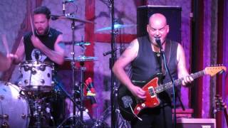 Alain Johannes - Making a Cross (The Desert Sessions song) (Sideshow SGL, EleBar, Valparaíso 2015)