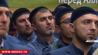 Рамзан  Кадыров вручил дипломы первому выпуску студентов-теологов РИУ имени  Кунта-Хаджи Кишиева