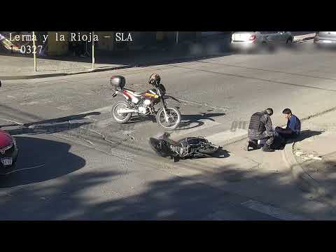 Mujer lesionada en siniestro vial en barrio Centro