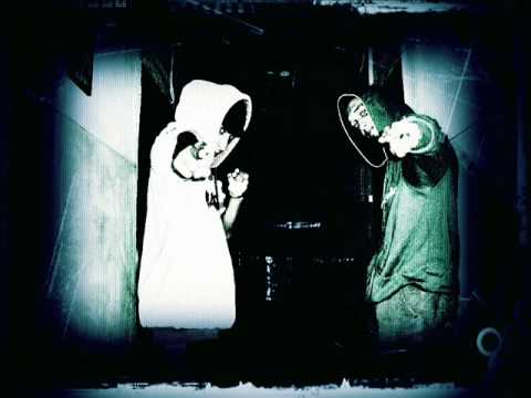 Capone si Ecsper- Hollywoodu' Romanesc.wmv