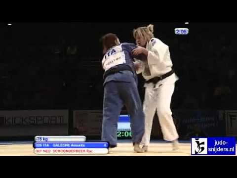 Judo 2010 WC GBR Women: Assunta Galeone (ITA) - Rachel Schoonderbeek (NED) [-78kg]