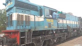 preview picture of video '57274 - Tirupati - Hubballi Passenger departing from Ballari Cantonment Halt'