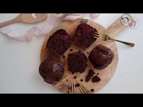 Chocolate Muffins with Raspberries (in German)