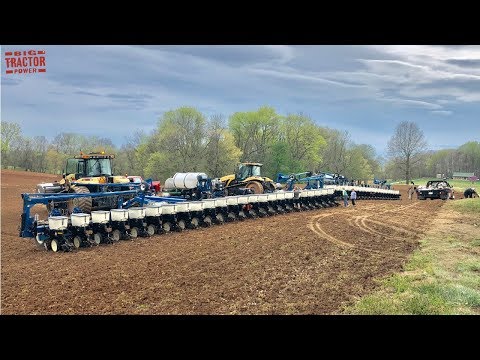 FIRST FIELD of 2020 Corn Planting with Big CHALLENGER MT800 Tractors
