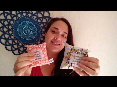 Almofada porta alfinete com enchimento e esponja de aço para afiar as pontas dos alfinetes.