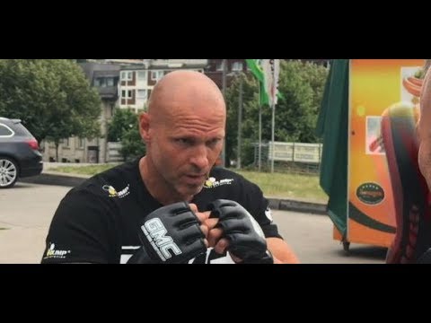 KÖLN: Thorsten Legat wird MMA-Kämpfer
