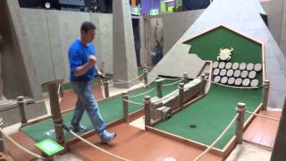 Is it possible to play Mini Golf like an Egyptian?
