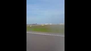 preview picture of video 'Finnair landing on Helsinki on May'