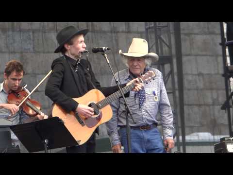 Beck and Ramblin Jack Elliott with Andrew Bird and Chris Funk - Waiting For A Train