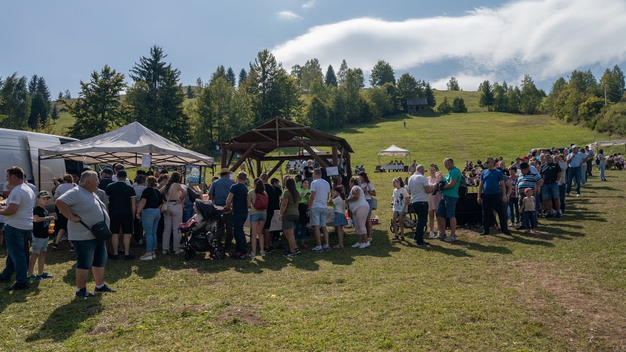 Puliszkaillat és csángó dallamok töltik meg a Gyimeseket