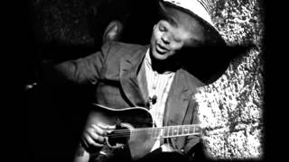Video thumbnail of "GUY DAVIS - BLUES IN THE MIDNIGHT HOUR"