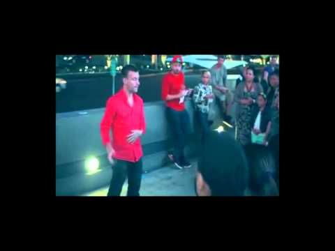 Fly By Night by Chris Randall - www.MJMMagic.com