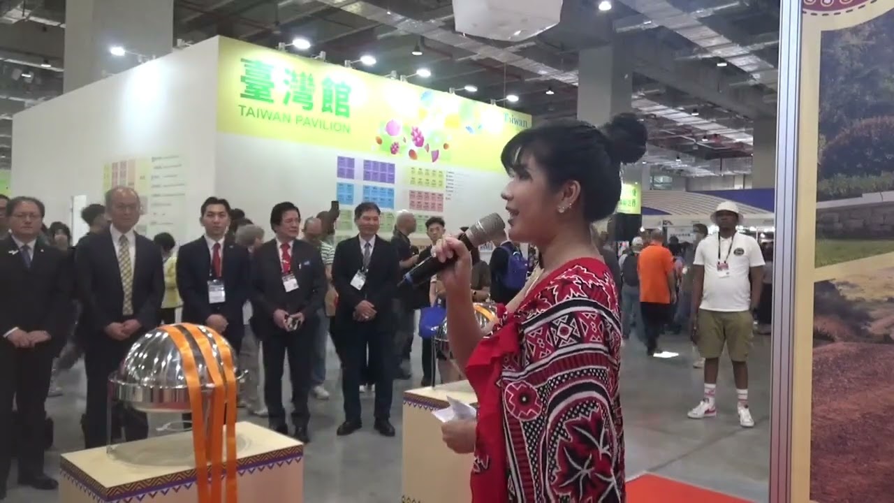 中英語主持2025 Food Taipei 史瓦蒂尼王國館開幕儀式
