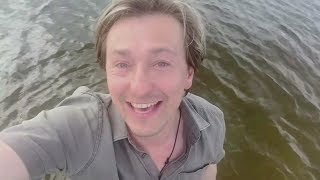 Мария Безрукова в клипе "С какой мы планеты"