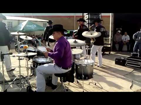 Grupo estilo de cuauhtemoc cumbia el cometa y Pachuco en vivo 2015