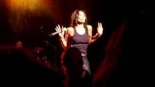 Anggun - Captivité (live Mantes-la-ville)