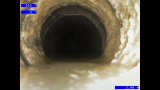 マンホールポンプのフランジを外し清掃後の管内