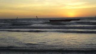 preview picture of video 'Silent Video Postcard - sunset on the beach, Jericoacoara.'