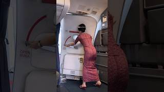 Download lagu Pramugari Cantik Lion Air Saat Menutup Pintu Pesawat Boeing 737-900ER 😁🙏🏻🥰 mp3 Download lagu Pramugari Cantik Lion Air Saat Menutup Pintu Pesawat Boeing 737-900ER 😁🙏🏻🥰 mp3